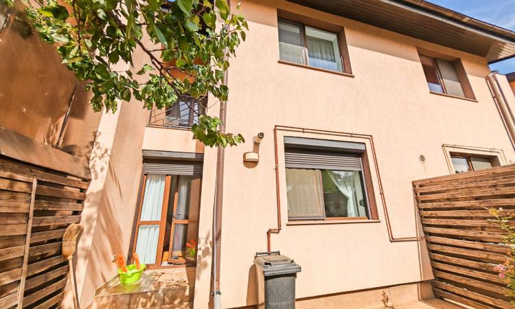 Casa 4 camere si curte generoasa - Ghencea
