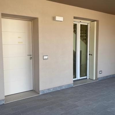Duplex spatios 5 camere cu 2 bai | Verona - Italia