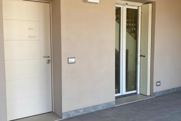 Duplex spatios 5 camere cu 2 bai | Verona - Italia