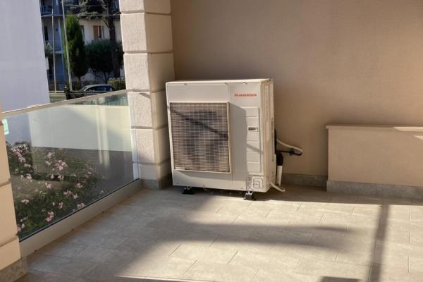 Duplex spatios 5 camere cu 2 bai | Verona - Italia