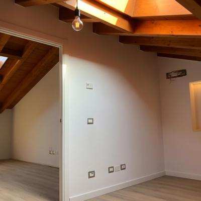Duplex spatios 5 camere cu 2 bai | Verona - Italia