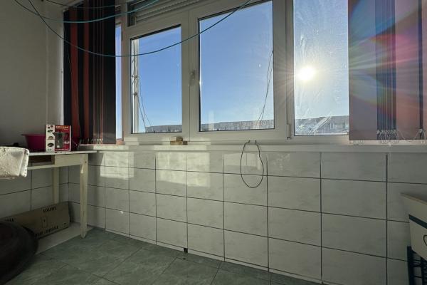 De vanzare - 2 cam decomandat - centrala proprie - 800m Metrou 1 Dec
