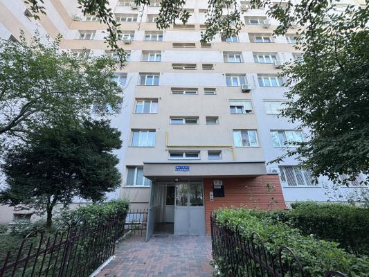 De vanzare - 2 cam decomandat - centrala proprie - 800m Metrou 1 Dec