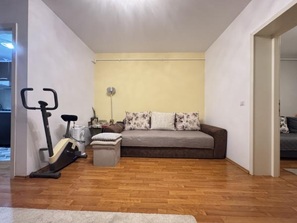 De vanzare-Studio 40mp +boxa +loc de parcare-centrala proprie-Giulesti