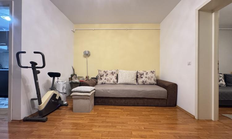 De vanzare-Studio 40mp +boxa +loc de parcare-centrala proprie-Giulesti