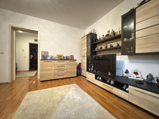 De vanzare-Studio 40mp +boxa +loc de parcare-centrala proprie-Giulesti
