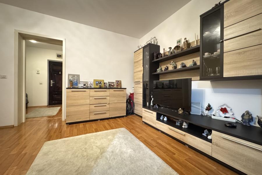 De vanzare-Studio 40mp +boxa +loc de parcare-centrala proprie-Giulesti