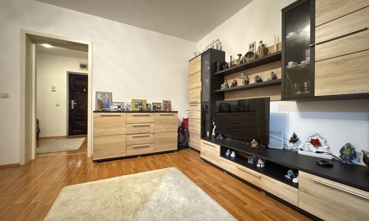 De vanzare-Studio 40mp +boxa +loc de parcare-centrala proprie-Giulesti