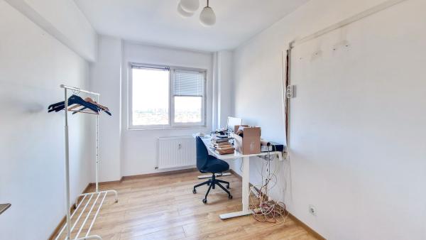Apartament 3 camere decomandat, bucatarie mobilata si utilata, 79mp