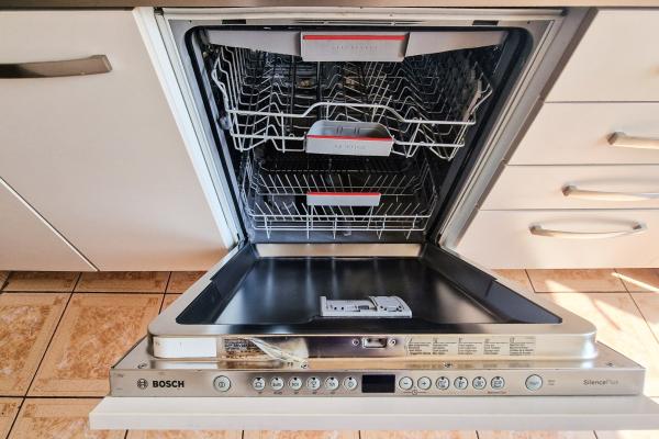 Apartament 3 camere decomandat, bucatarie mobilata si utilata, 79mp