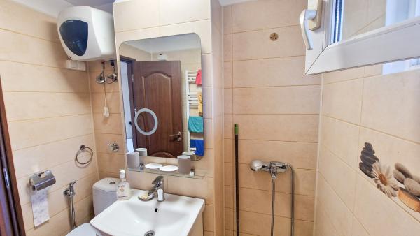 Apartament 3 camere decomandat, bucatarie mobilata si utilata, 79mp