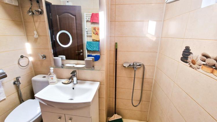 Apartament 3 camere decomandat, bucatarie mobilata si utilata, 79mp