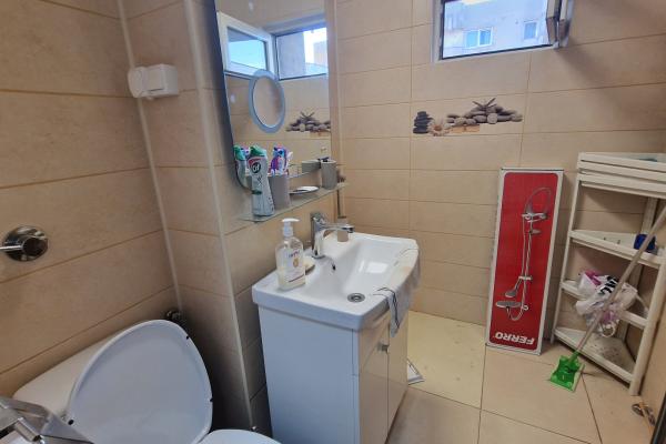 Apartament 3 camere decomandat, bucatarie mobilata si utilata, 79mp