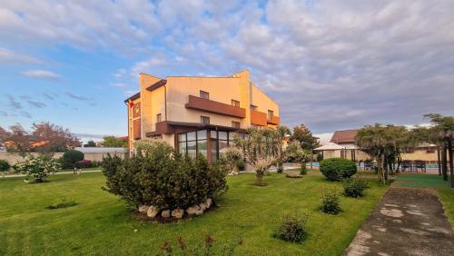 Pensiune de vanzare sau inchiriat – Afacere functionala la cheie