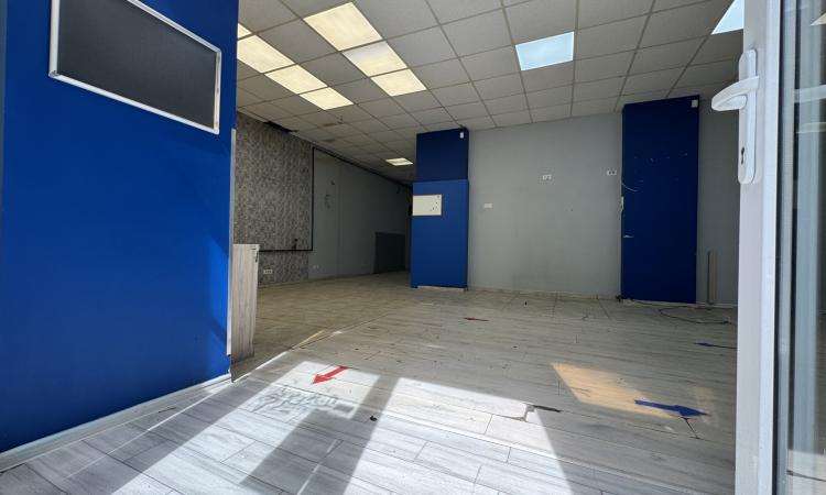 Spațiu comercial 110 mp de închiriat- 10m vitrina– Ceahlăul - Crângași