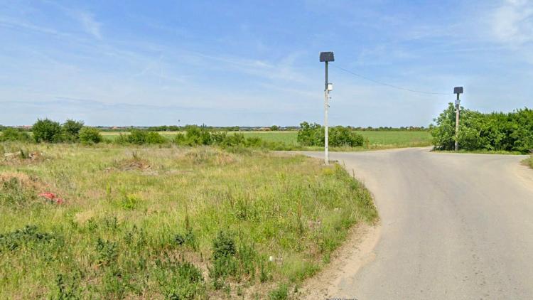 Teren intravilan 16 ha, vecinatate DR4, acces dublu la asfalt