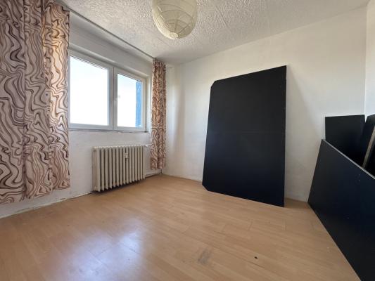 De vanzare - 3 camere - 63mp - Stadion Giulesti - 950m Metrou Crangasi