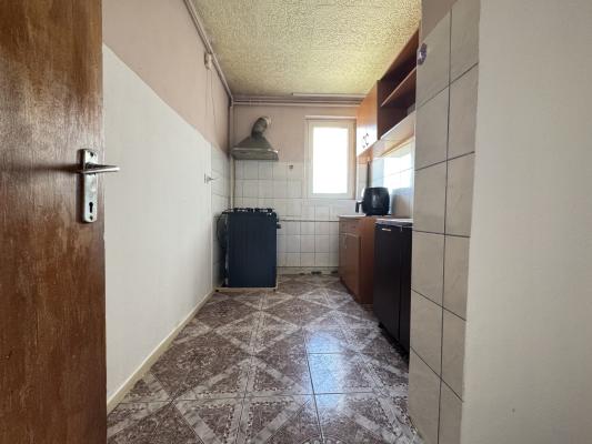 De vanzare - 3 camere - 63mp - Stadion Giulesti - 950m Metrou Crangasi