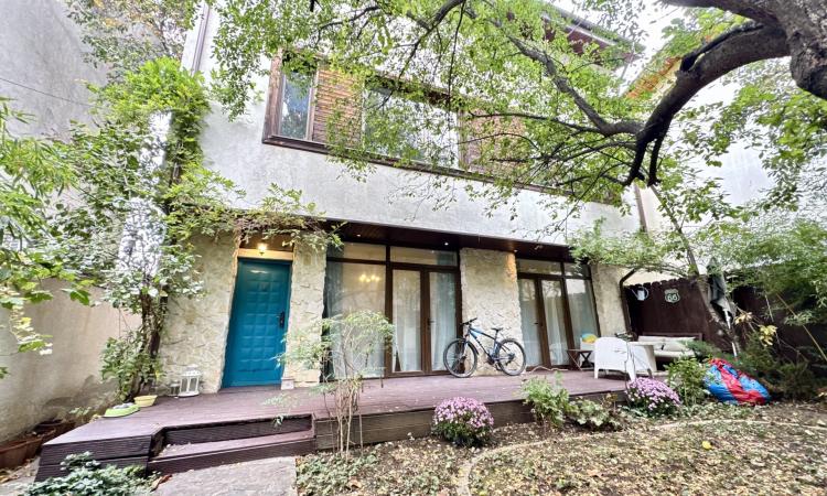 De vanzare casa 5 camere 145mp utili + 300mp curte- Baneasa- Herastrau