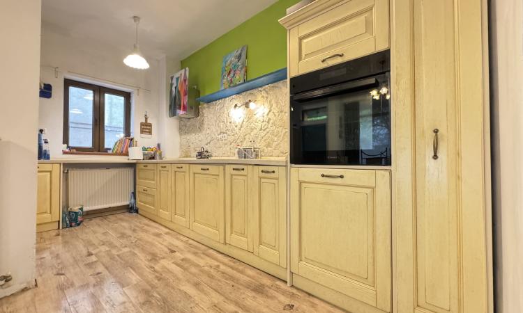 De vanzare casa 5 camere 145mp utili + 300mp curte- Baneasa- Herastrau