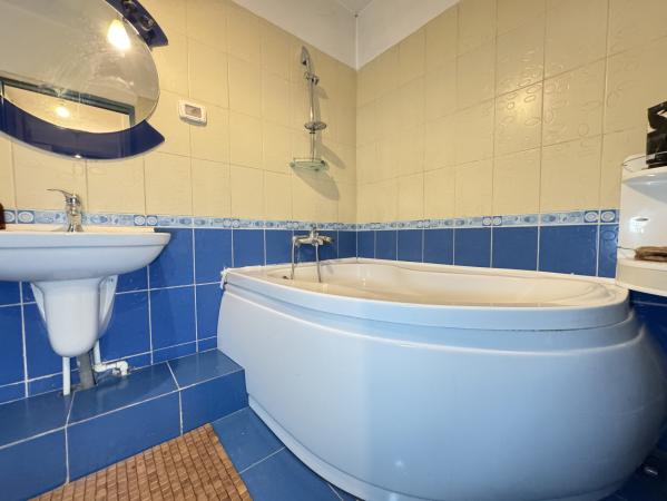 De vanzare casa 5 camere 145mp utili + 300mp curte- Baneasa- Herastrau